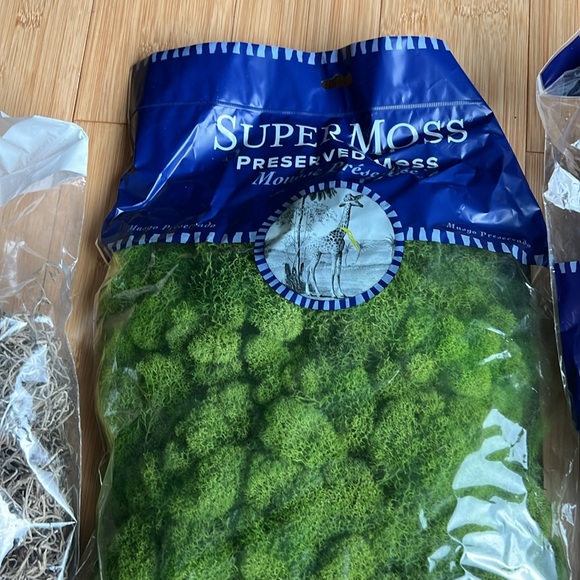 Set of faux crafting moss for plants and indoor decorations, projects - Picture 2 of 4